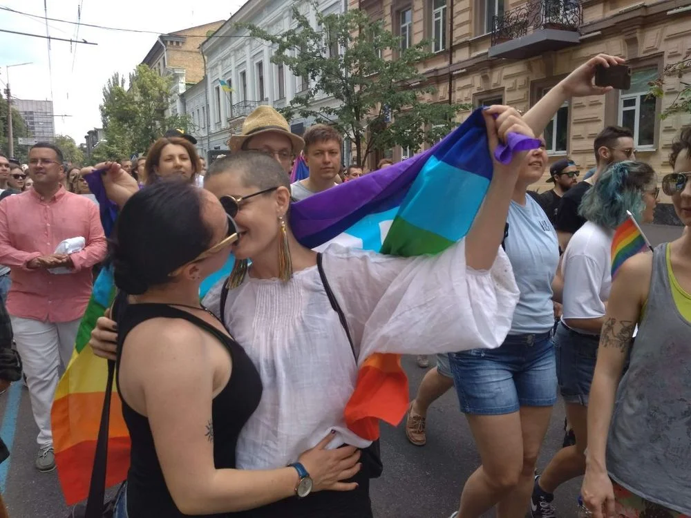 Как вы это делаете? Или зарисовки жизни с бисексуальностью в Украине и в мире с точки зрения психологии